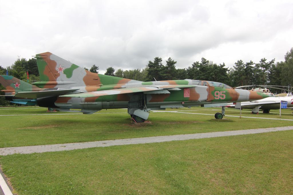Mikoyan Gurevich MiG-23UB 95 Sovjet Air Force