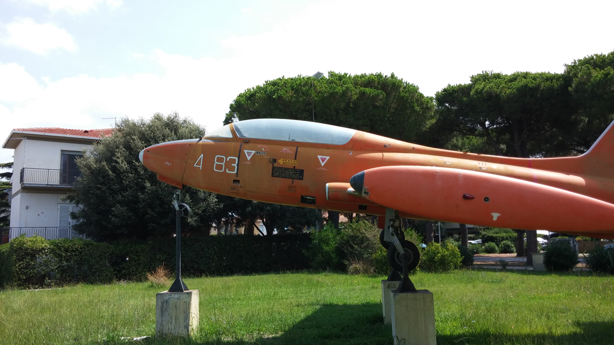 Aermacchi MB326 MM5428/4-83 monument Associazione Arma Aeronautica