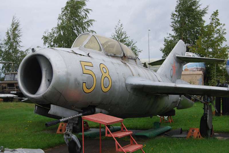 Mikoyan Gurevich MiG-15UTI
