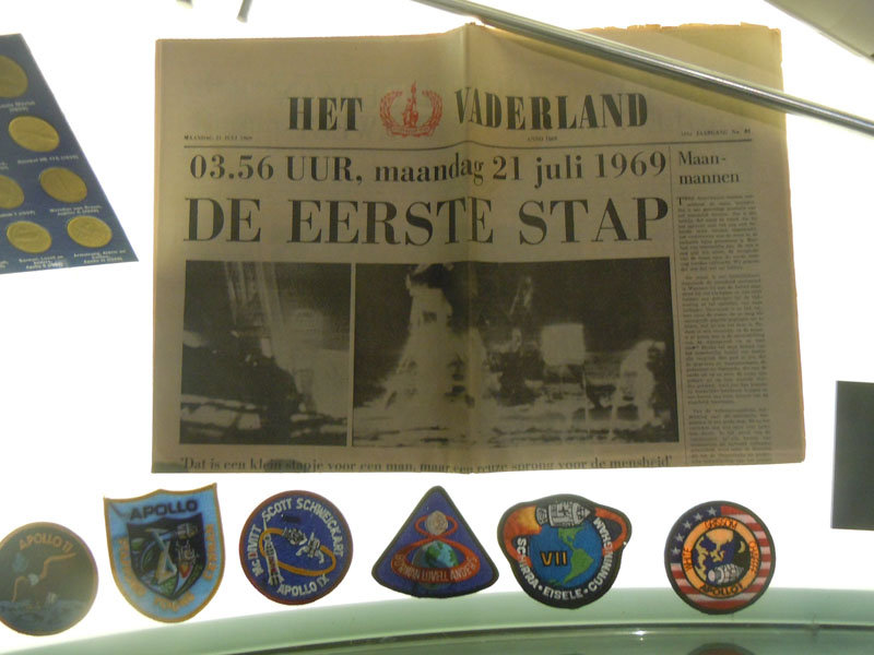 Headline News "The First Step" Het Vaderland - 21 July 1969