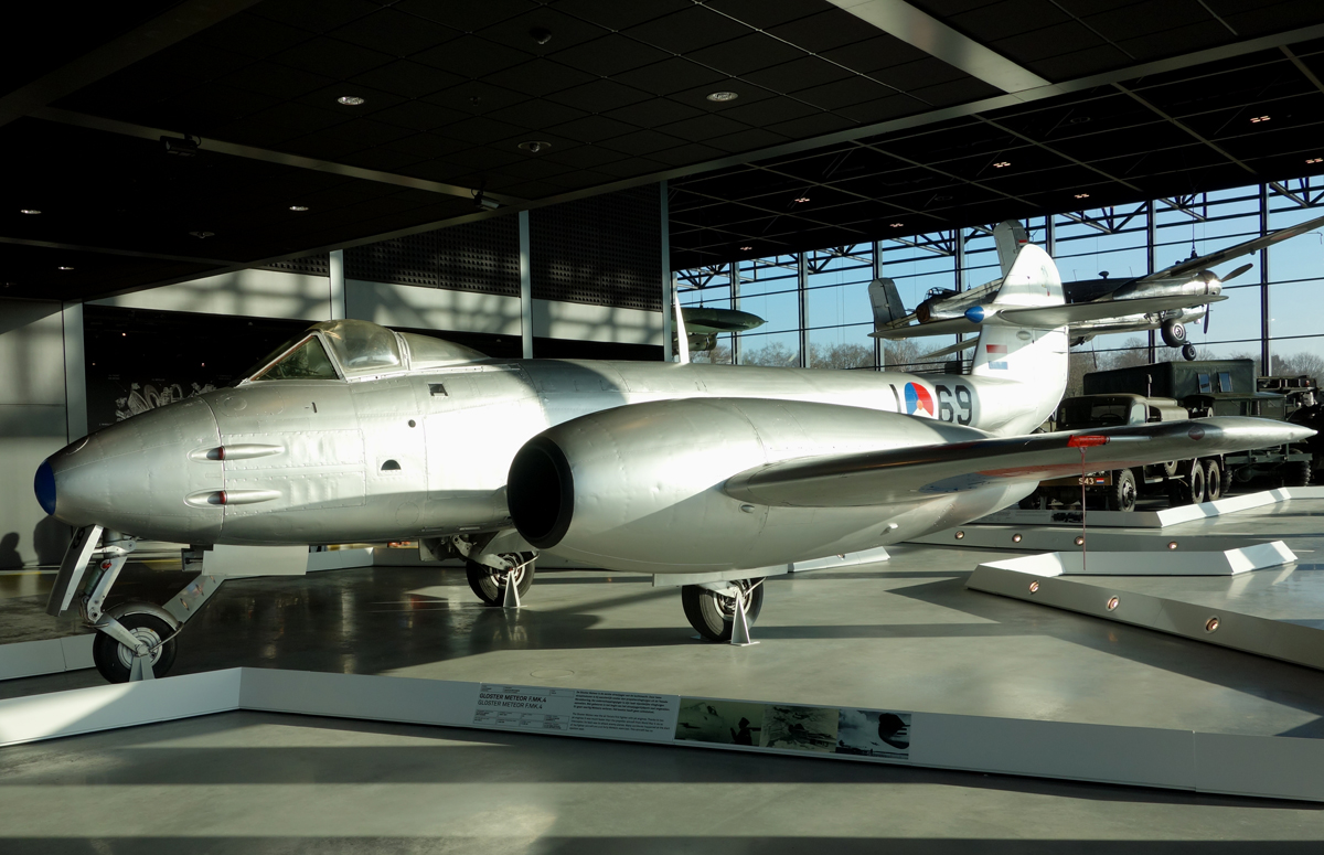 I-69 Gloster Meteor F.4