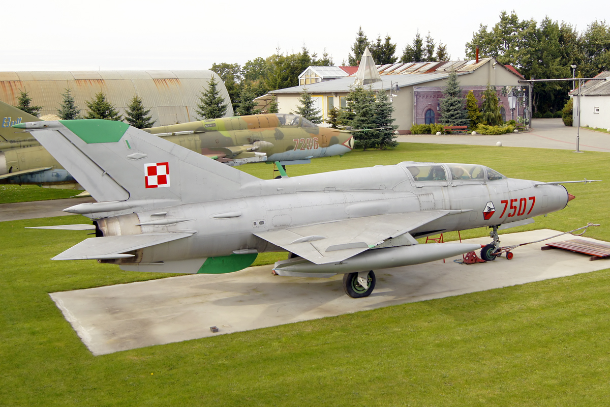 Mikoyan Gurevich MiG-21UM 7507 Polish Air Force