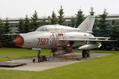Mikoyan Gurevich MiG-21UM 7507