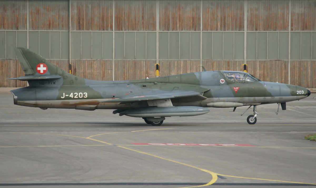 Hawker Hunter T Mk.68 HB-RVW/J-4203 Swiss Air Force