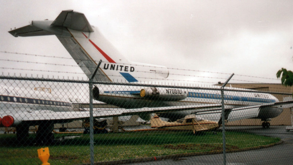 Boeing 727-022 N7001U United Airlines