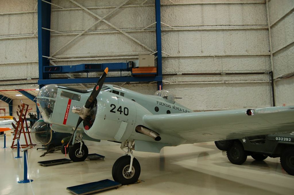 Beech AT-11 Kansan – AviationMuseum