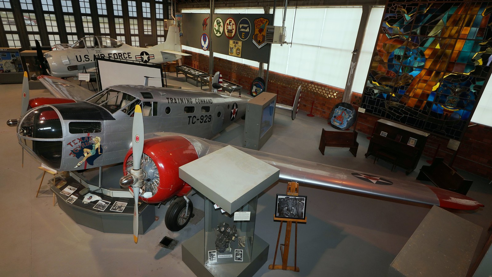 Beechcraft AT-11 Kansan – AviationMuseum