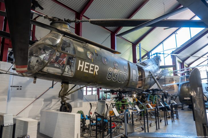 Vertol H-21C “Flying Banana” 8307 German Army, Hubschraubermuseum in Bückeburg, Germany